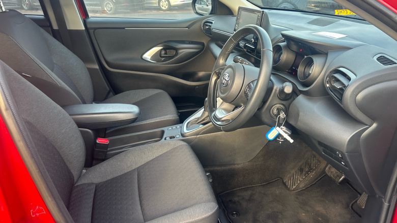 Toyota Yaris 1.5 Hybrid Design 5dr CVT Hybrid Hatchback